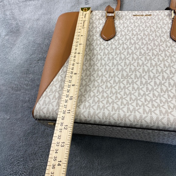 Michael Kors Tote Bag Women Large White Tan MK Monogram Signature  Zip Bag - Picture 6 of 11